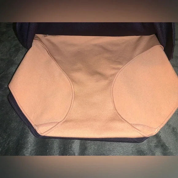 HANES MOVES HIPSTERS - Picture 2 of 2